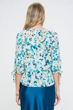 Load image into Gallery viewer, Flower Print V neck Top
