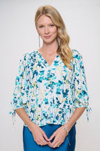 Load image into Gallery viewer, Flower Print V neck Top
