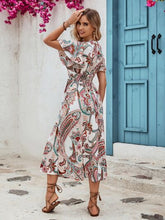 Load image into Gallery viewer, Ruched Printed Dress
