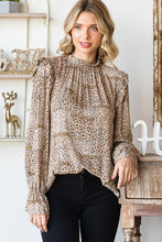 Load image into Gallery viewer, Floral Patch Top T4918
